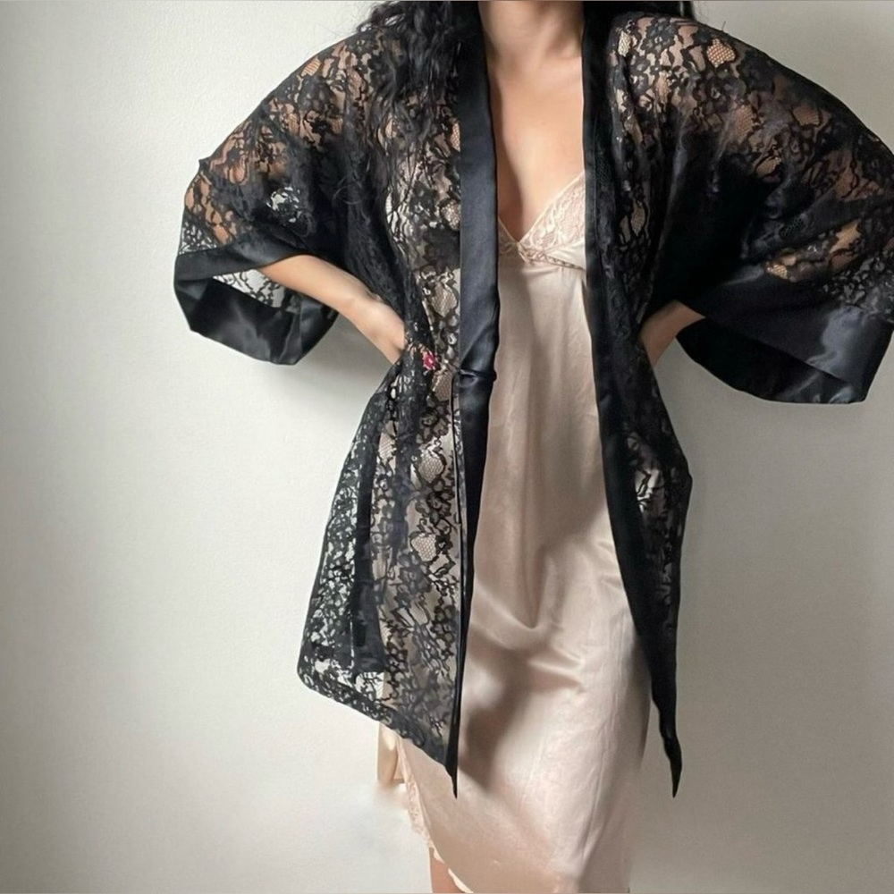 Vintage Victoria’s Secret Gold Label Black Lace Kimono Wrap Robe